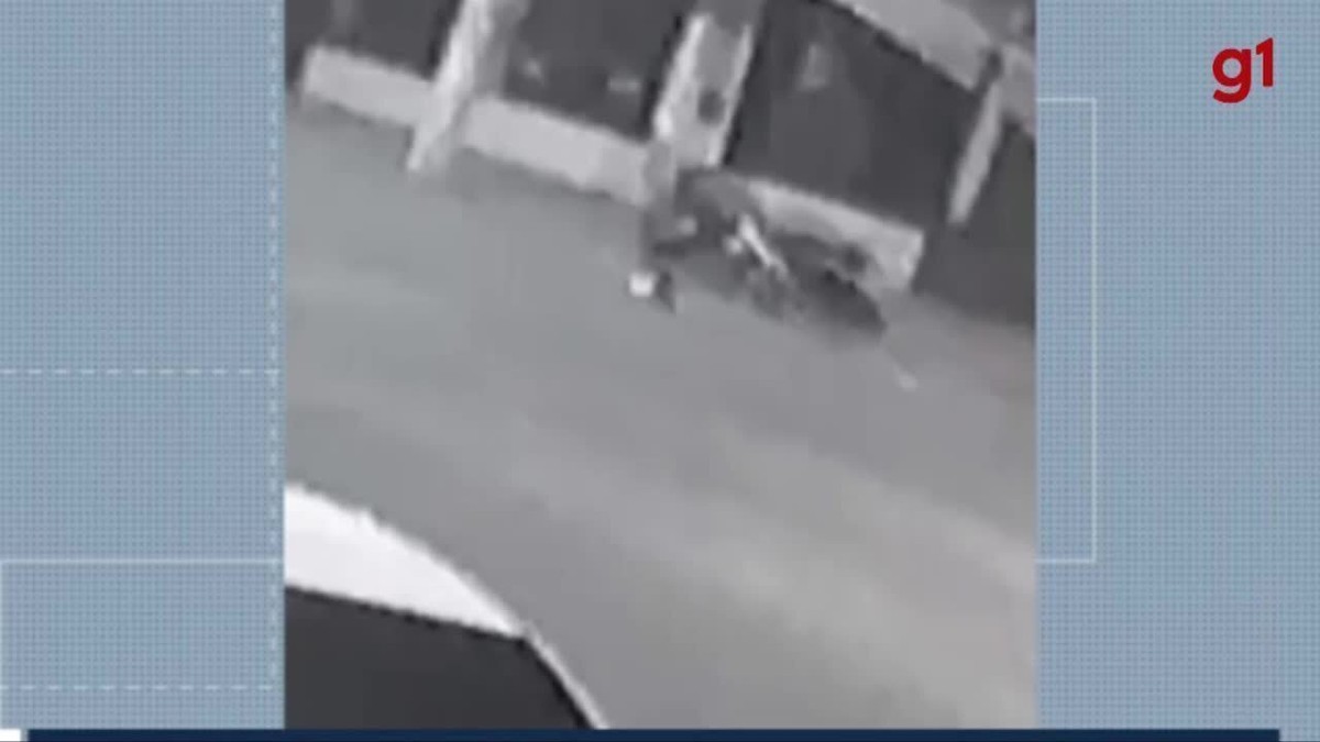 Vídeo mostra batida de moto contra poste em Belém; motociclista morreu 