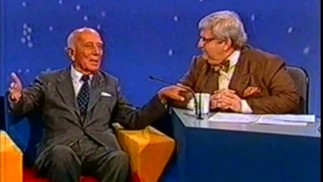 Em 1992, o então deputado federal Ulisses Guimarães sentou para conversar com o apresentador no "Jô Soares onze e meia", no SBT — Foto: Reprodução