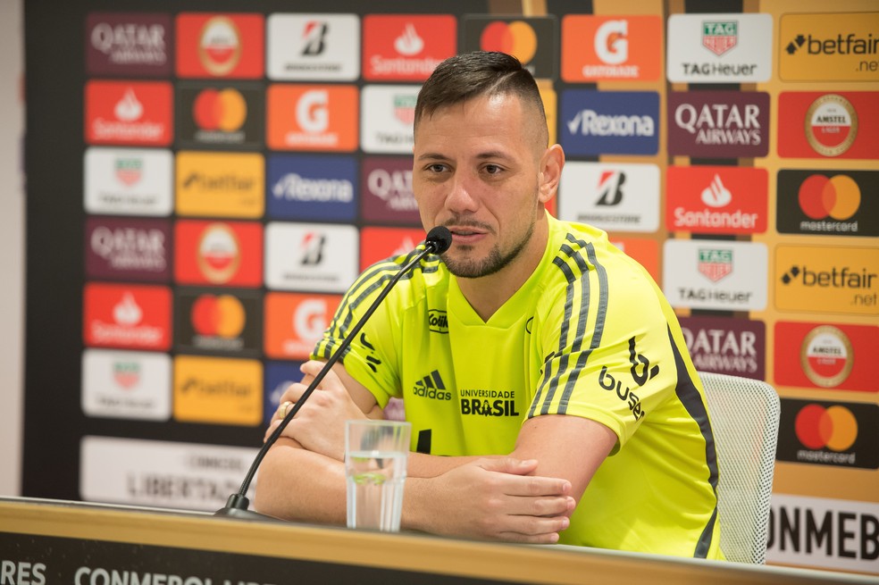 Diego Alves fala sobre a semifinal contra o Gr&ecirc;mio &mdash; Foto: Alexandre Vidal