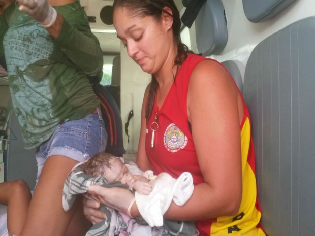 Mulher trabalhava como catadora de latinha no carnaval  (Foto: Divulgação / Bombeiros)