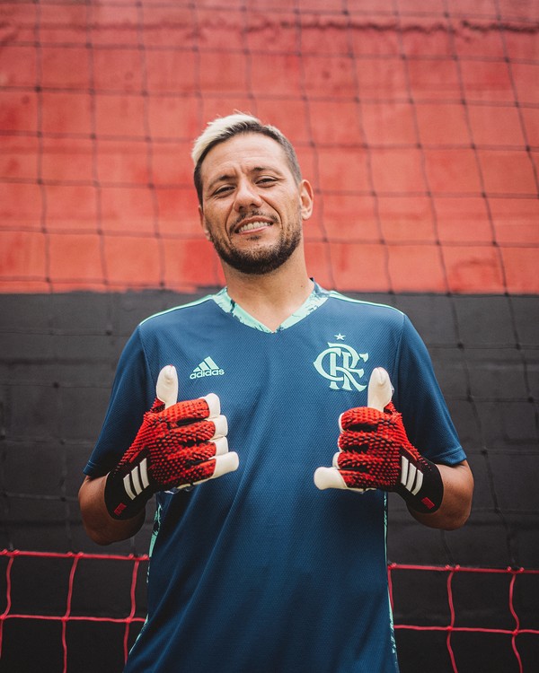 Flamengo deve se arrumar economicamente antes de avançar em renovações