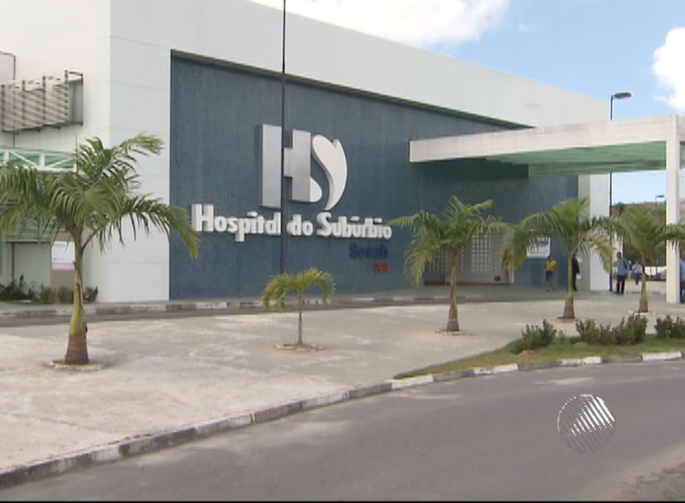 VÃ­tima chegou a ser levada para o Hospital do SubÃºrbio, mas nÃ£o resistiu aos ferimentos â?? Foto: ReproduÃ§Ã£o/TV Bahia