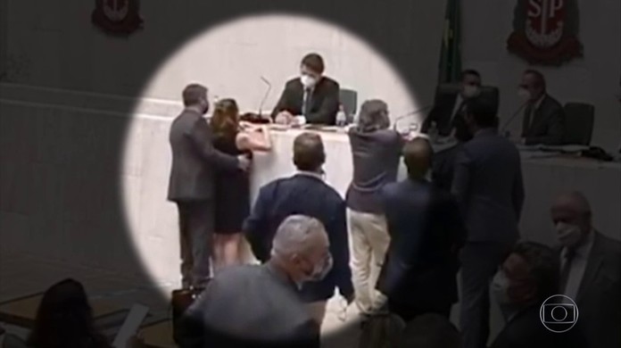 Cidadania afasta Fernando Cury após parlamentar ser gravado passando a mão  na deputada Isa Penna na Alesp | São Paulo | G1