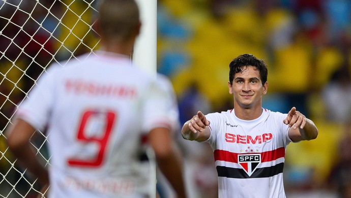 Em Manaus, Rivelino contraria Capita e diz que não convocaria Ganso