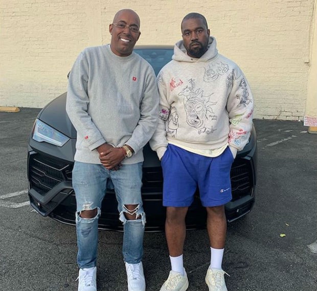 John Monopoly' posa com Kanye West após receber carro de luxo como presente (Foto: Reprodução / Instagram)