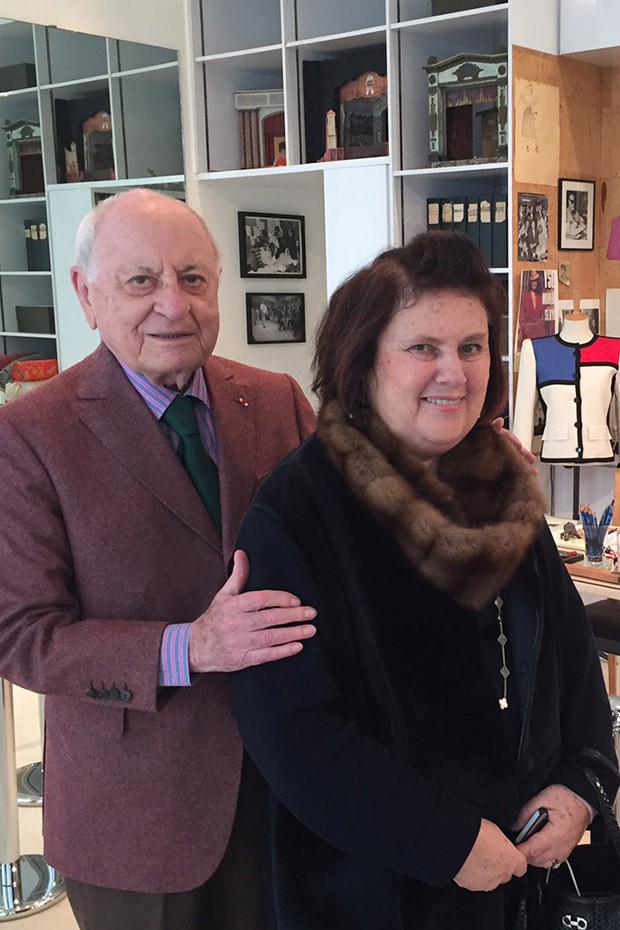 Pierre Bergé with Suzy Menkes in Yves Saint Laurent's office in Paris, February 2016  (Foto:  SuzyMenkesVogue)