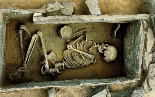 Estudo de esqueletos antigos mostra como a agricultura alterou o corpo dos europeus