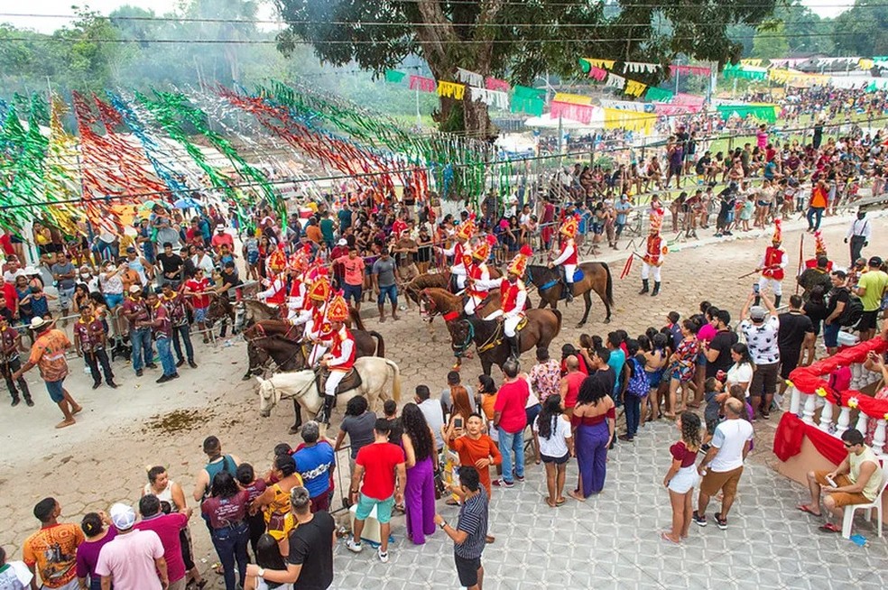 Milhares de pessoas anualmente acompanham as festividades na Vila de Mazag&atilde;o. &mdash; Foto: Arquivo/Secom-GEA
