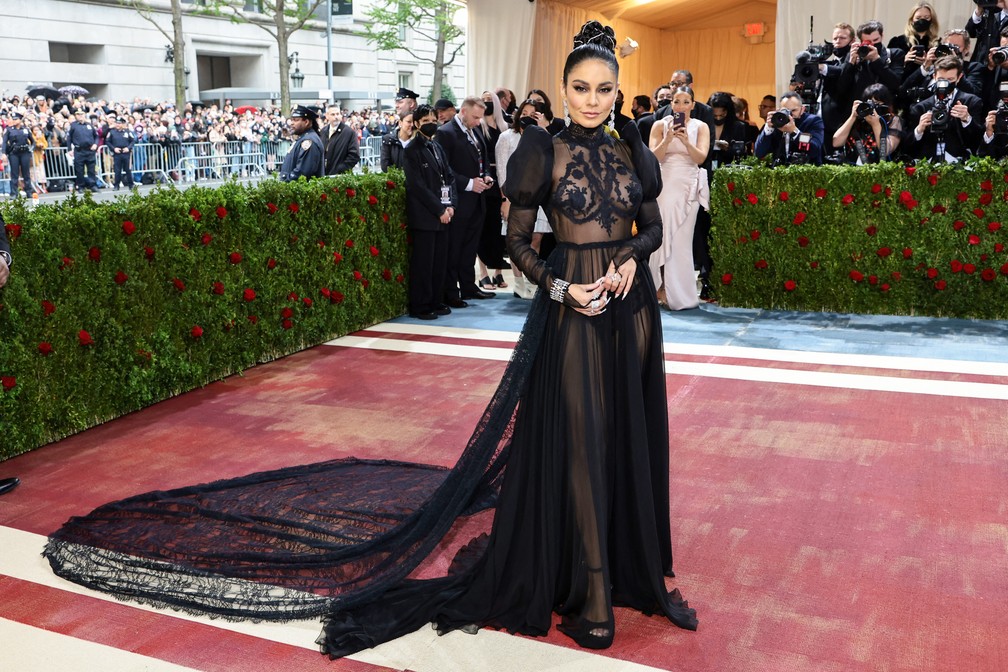 Vanessa Hudgens no MET Gala 2022 — Foto: Jamie McCarthy/Getty Images via AFP