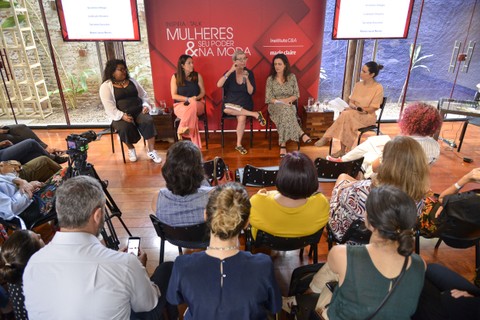 Evento do "Inspira Talk - Mulheres & Seu Poder na Moda" com Ludmyla Oliveira, Adriana Carvalho, Taciana Gouveia, Giuliana Ortega e Maria Laura Neves