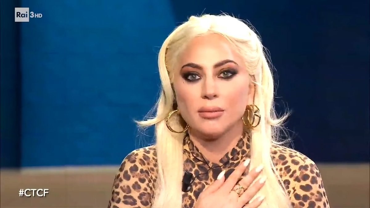 Lady Gaga foi homenageada no quadro Che Tempo Che Fa na TV italiana (Foto: Reprodução)