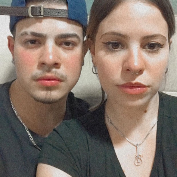 Jottapê e a irmã Karol Carvalho (Foto: Reprodução/Instagram)