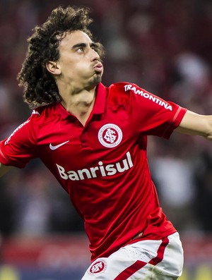 Valdivia completa pintura de Paulão e leva o gol mais bonito da quarta-feira