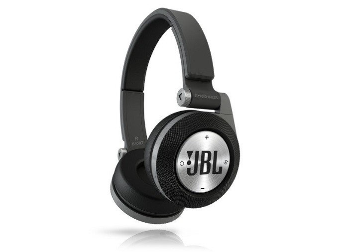Fone JBL E40 BT suporta até 16 horas de música (Foto: Divulgação)