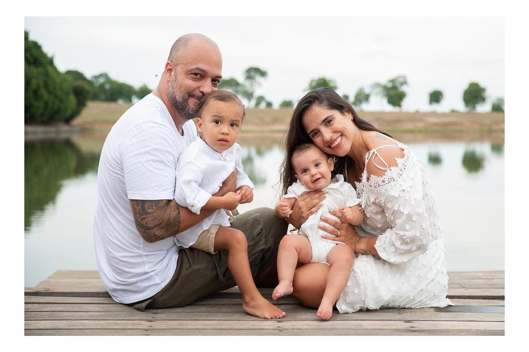 Camilla Camargo reúne família em foto e se derrete (Foto: Reprodução/ Instagram)