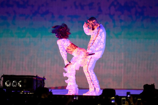 Rihanna e Drake fizeram uma apresentação ousada (Foto: Getty Images)