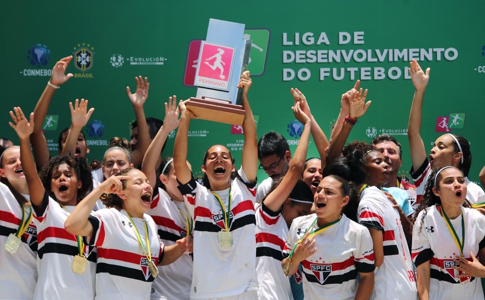 Nos Penaltis Sao Paulo Bate Chapecoense E Fatura Titulo No Futebol Feminino Sao Paulo Ge