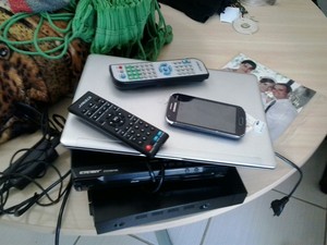 Objetos encontrados com o suspeito (Foto: Divulgação/Polícia Militar de Monte Alegre) Objetos encontrados com o suspeito (Foto: Divulgação/Polícia Militar de Monte Alegre)