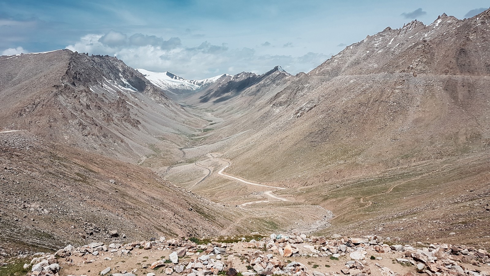 Khardung La, na Índia, é uma das estradas mais altas do mundo (Foto:  Rafael Miotto/G1)