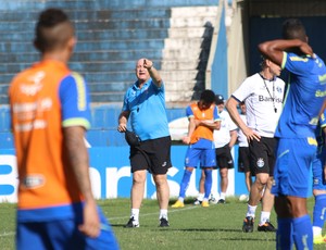 Felipão esconde escalação e simula ações ofensivas do Criciúma em treino