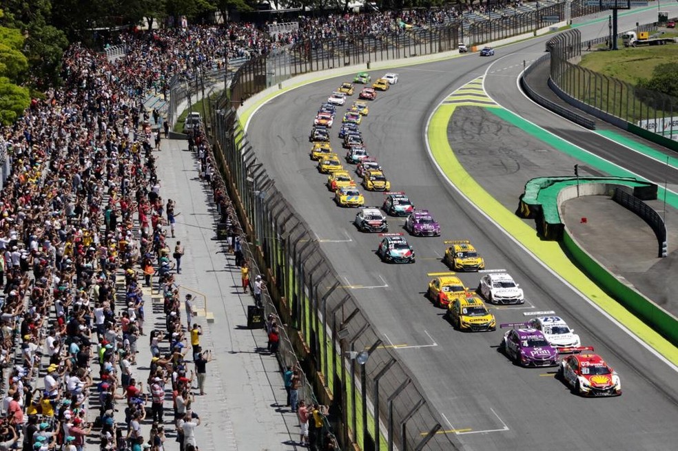 A largada da Stock Car em Interlagos — Foto: Denis Ribeiro/Stock Car/Vipcomm