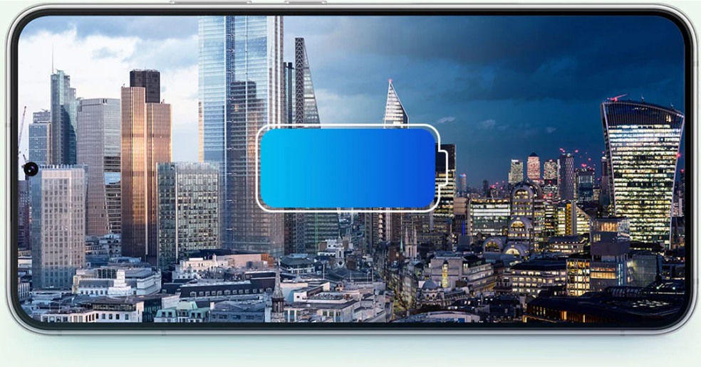 Samsung Galaxy S22 Plus conta com uma bateria de 4.500 mAh — Foto: Divulgação/Samsung