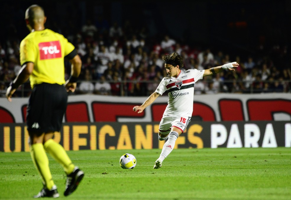 Ceni elogia Gabriel Neves, mas deixa renovação para a diretoria do São Paulo