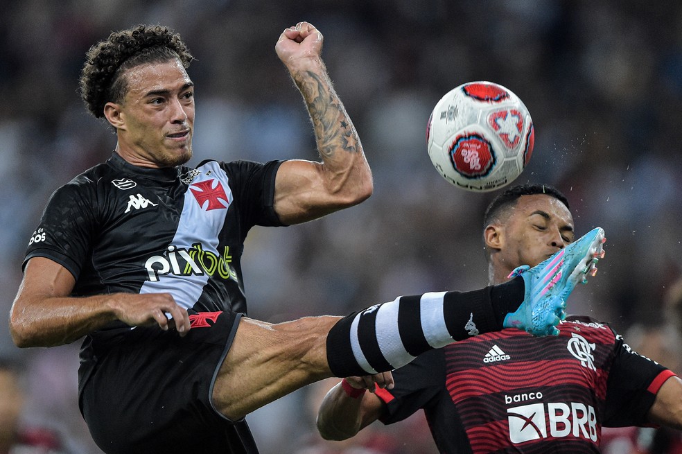 Figueiredo, do Vasco, entrou bem no primeiro jogo contra o Flamengo � Foto: Thiago Ribeiro/AGIF