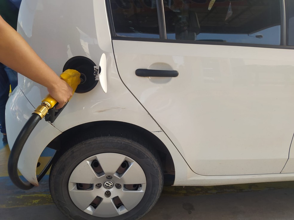 Pesquisa identifica menor preço da gasolina em R$ 5,68, em João Pessoa — Foto: Núbia Pacheco/G1