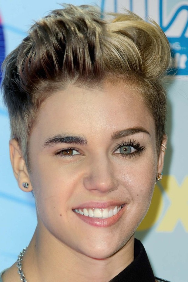 Montagem com fotos de Justin Bieber e Miley Cyrus (Foto: Reprodução Huffington Post)