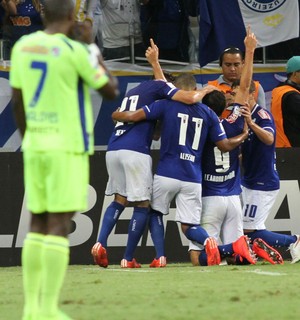 Empate contra o Huracán garante Cruzeiro nas oitavas da Libertadores