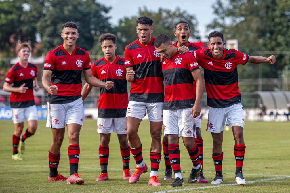 Jogadores do Flamengo comemoram gol na vitória por 6 a 2 sobre o Bahia — Foto: Marcelo Cortes / Flamengo