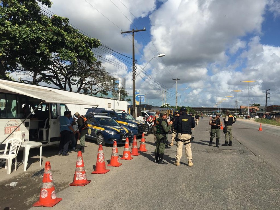 A Polícia Rodoviária Federal (PRF) atua na Operação Integrada Rodovia no final do ano em PE — Foto: PRF/Divulgação