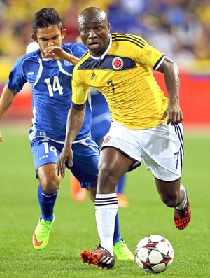 Jornal revela acerto do Fla por Armero, mas Rodrigo Caetano desconversa