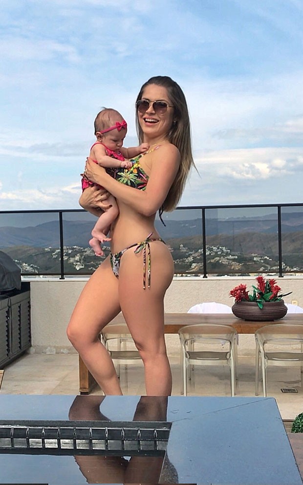 Renata Dávila com a filha, Alice (Foto: Reprodução Instagram)