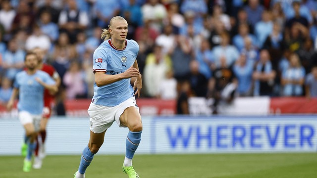 Manchester City e Liverpool fazem jogo decisivo pelo título do