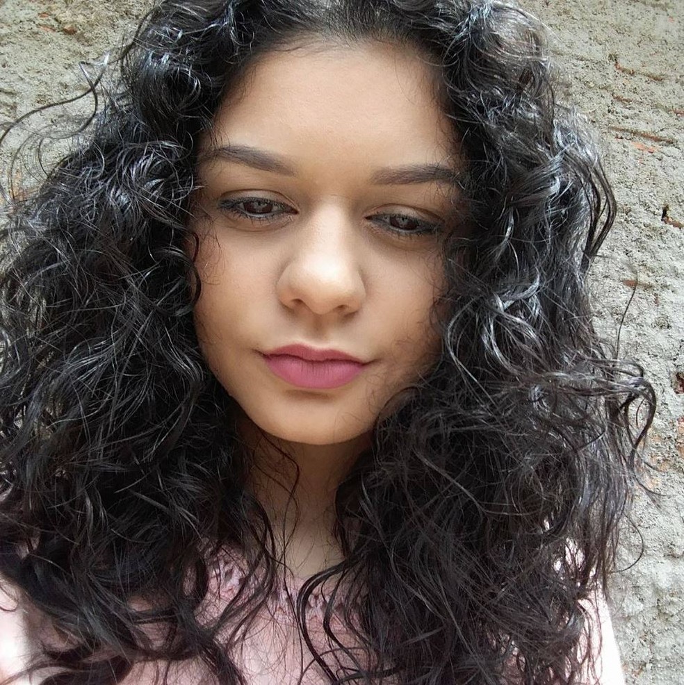 Cynthia Silva dos Santos, de 25 anos, morreu afogada no Rio Tietê ao lado das duas filhas, do marido e da sogra — Foto: Reprodução/redes sociais
