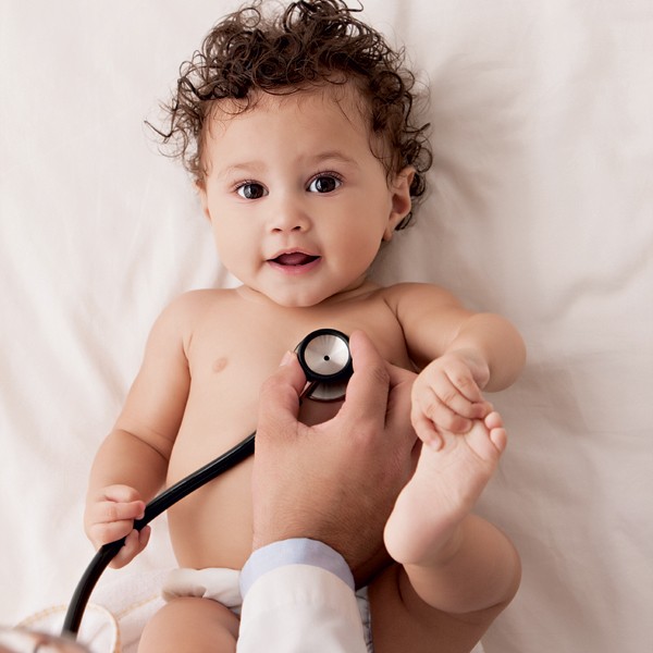 bebê; médico;  (Foto: Getty Images)