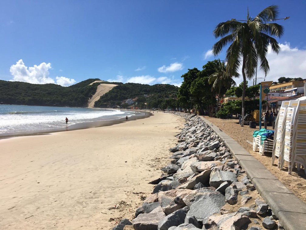 Com quiosques de praia fechados em Natal, famílias enfrentam dificuldades:  'Não sabemos se vamos comer amanhã', diz garçom | Rio Grande do Norte | G1