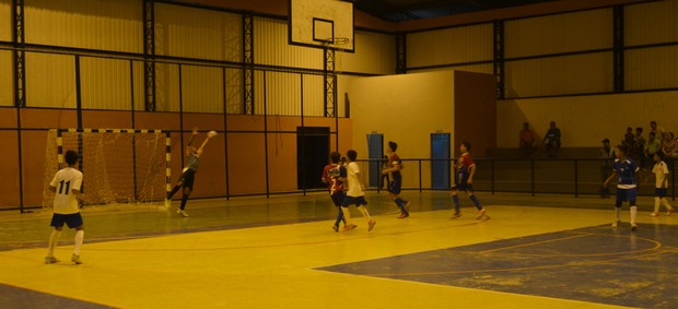 Tiradentes/Perin derrota o Vivaz por 6 a 2 e fica com o título do Futsal Sub-13 (Foto: Alberto Rolla/GLOBOESPORTE.COM)