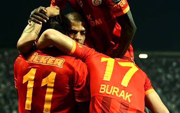 Falta de fair play e Felipe Melo causam batalha campal na Turquia -  Superesportes