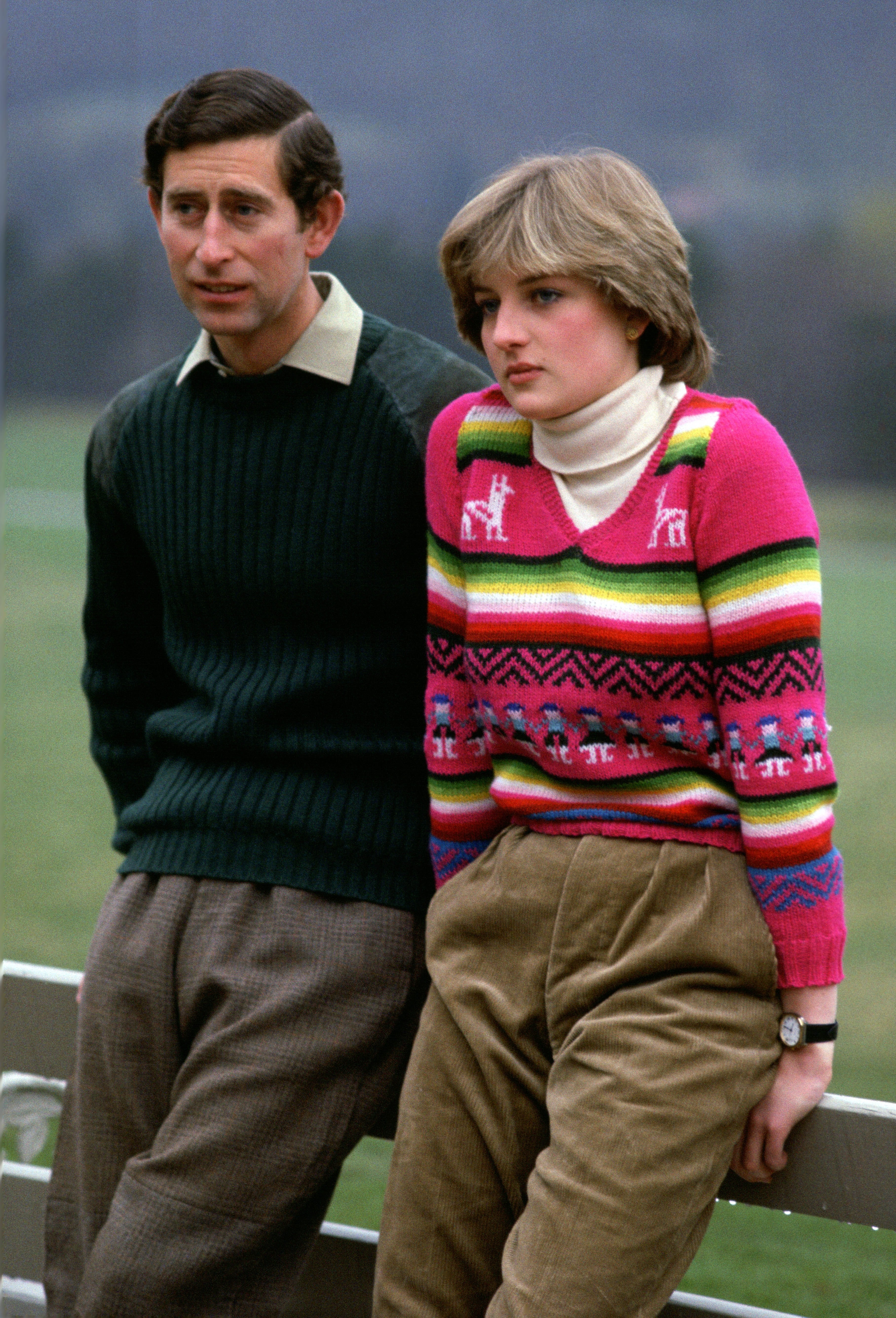 UNITED KINGDOM - MAY 06:  Prince Charles, Prince of Wales with his fiance Lady Diana Spencer during a photocall before their wedding while staying at Craigowan Lodge on the Balmoral Estate in Scotland  (Photo by Tim Graham Photo Library via Getty Images) (Foto: Tim Graham Photo Library via Get)
