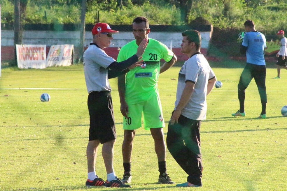 Eduardo, segue ritmo de treinos, mas prega cautela ara chegar 100% a semifinal d (Foto: Arthur Ribeiro/GloboEsporte.com)