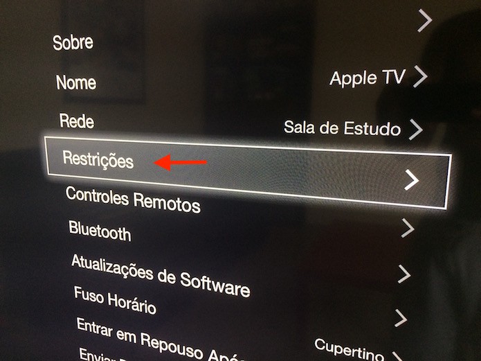 Acessando as opções para restrições de conteúdo na Apple TV (Foto: Reprodução/Marvin Costa)