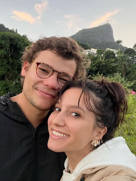 Lorena Comparato e o namorado  (Foto: Reprodução/Instagram)