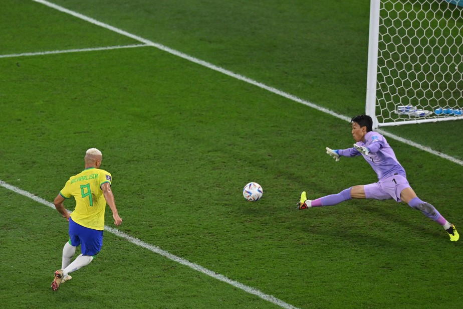 Richarlison marcou um gol durante partida contra a Coreia do Sul