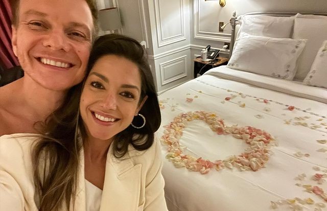 Michel Teló e Thais Fersoza em hotel na França (Foto: Reprodução/Instagram)