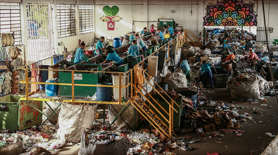 Chega ao mercado a primeira resina de plástico 100% reciclada da Dow na América Latina