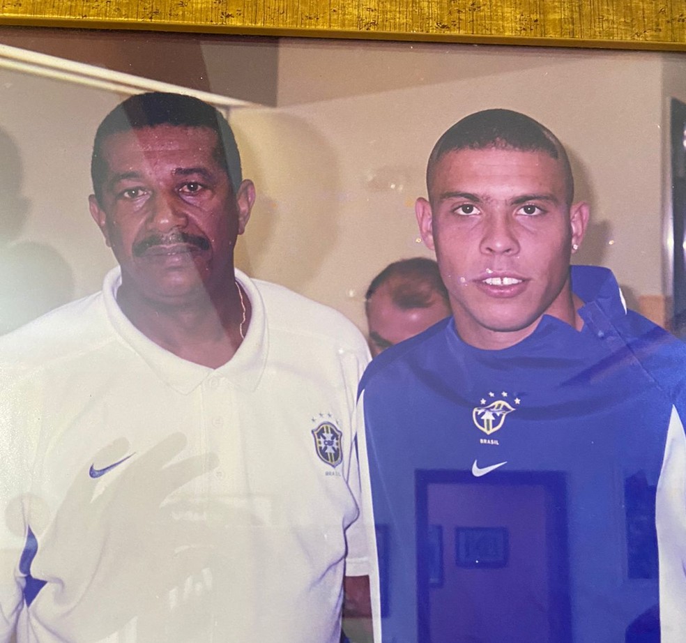 Jorginho e Ronaldo Fenômeno — Foto: Arquivo Pessoal