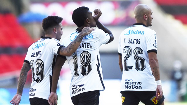 Léo Natel marcou em uma rara chance do Corinthians